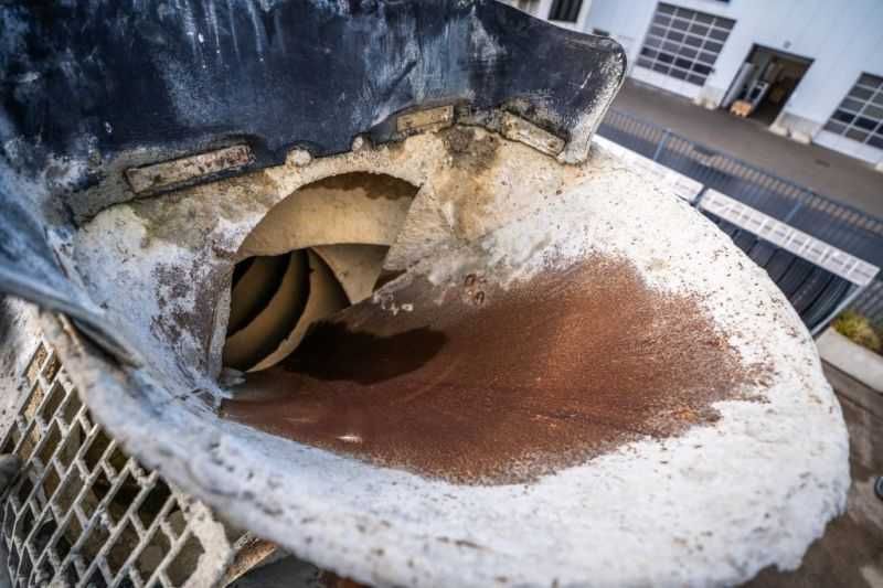 Грузовий автомобіль VOLVO FMX 410 BB+LIEBHERR 9m3