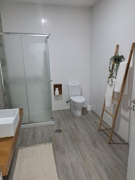 Alugo apartamento