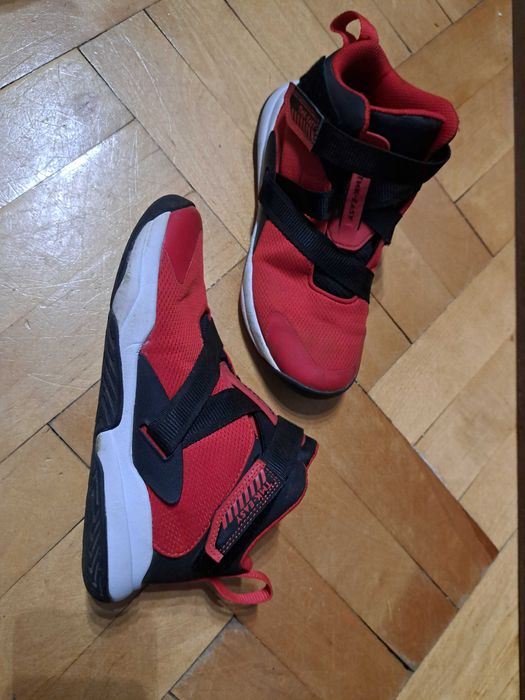 Buty dziecięce do koszykówki