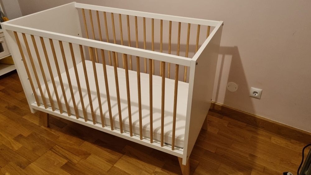 BERÇO ZIPPY - branco e carvalho