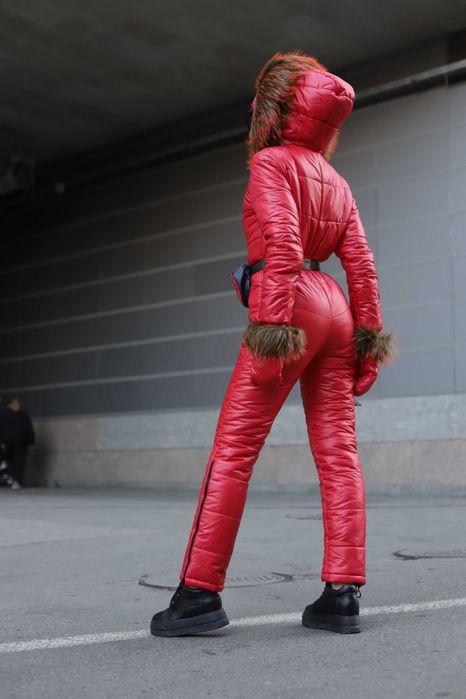 Комбінезони лижні і костюми