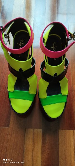 Sandálias néon Sérgio Todzi