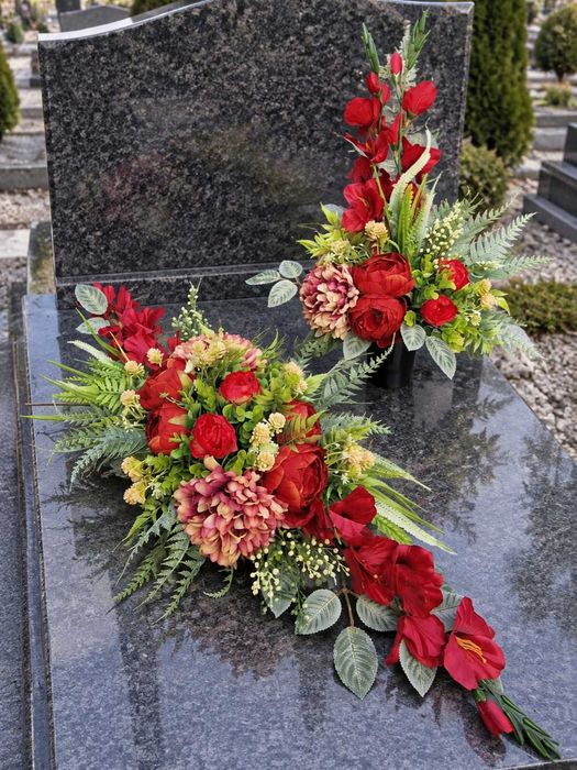 Komplet kompozycji kwiatowych na grób stroik bukiet Z389