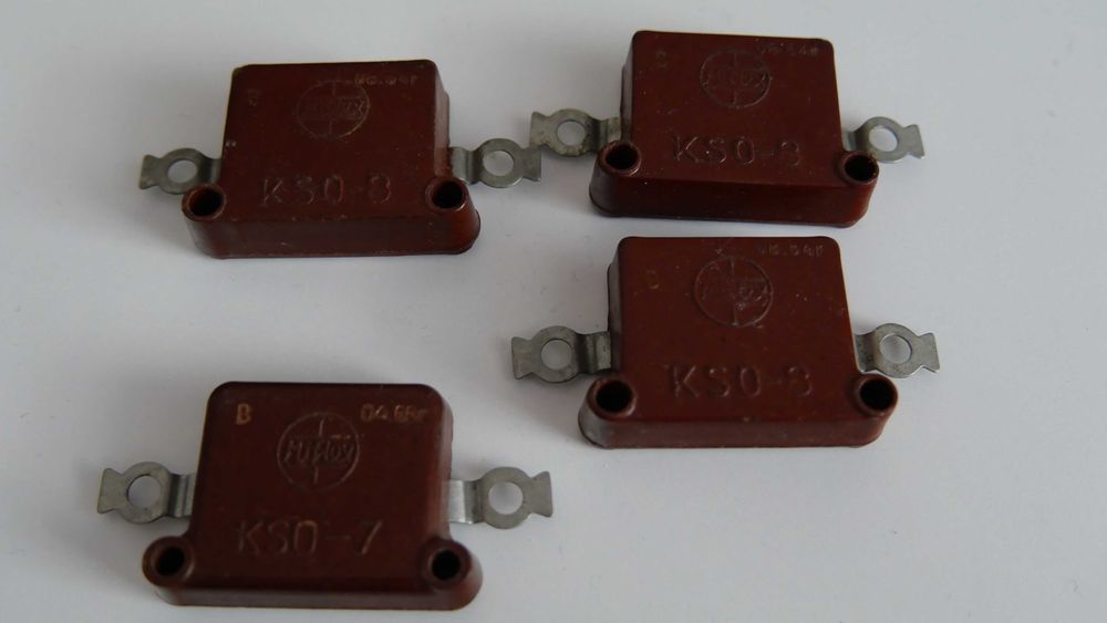 kondensatory mikowe KSO-7 (3,3nF/1500V), KSO-8 (6,6nF/1000V).