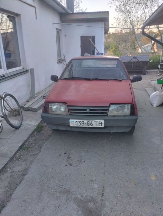 Автомобіль ваз 2108