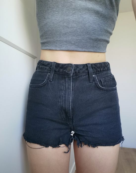 Spodenki szorty z wysokim stanem czarne Forever 21 
Rozmiar 36 S