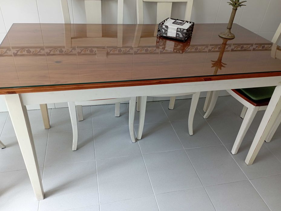 Mesa de cozinha retangular