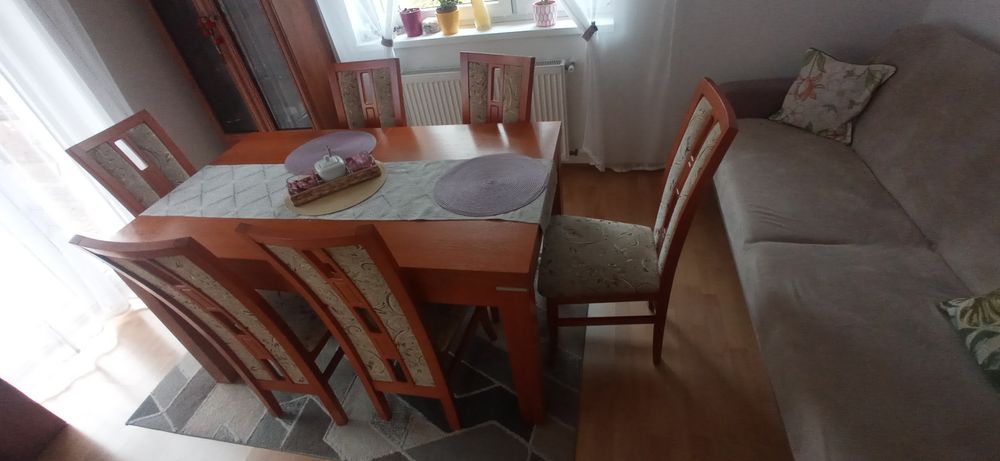 Stół rozkładany i 6 krzeseł gratis