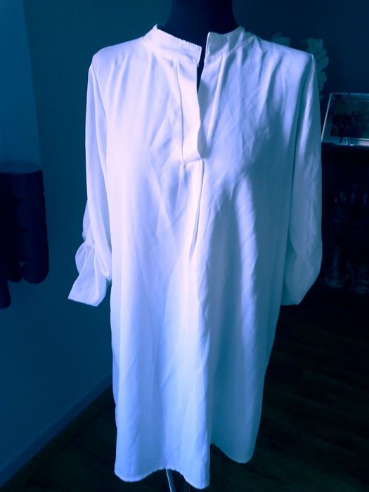 Sukienka biala z metka luzna L new colection