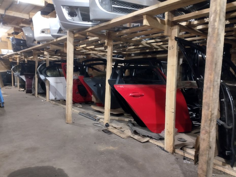 Двері двери audi Ауді А4b8 А6С7 Пассат СС Б7 суперб 2 Тігуан Passat CC