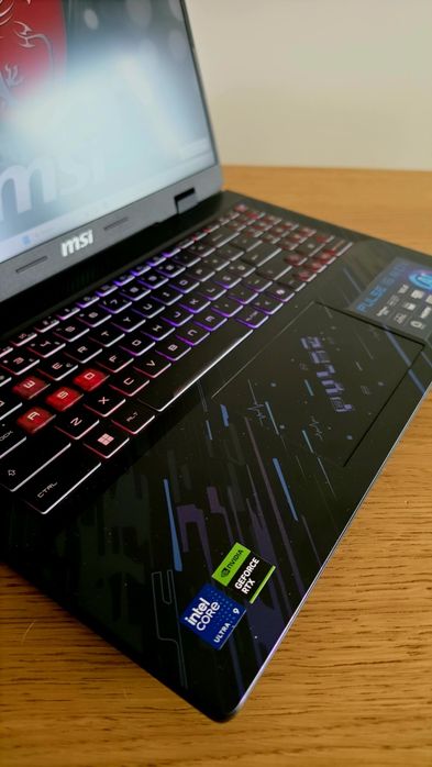 MSI Pulse 16/ Ultra 9/ RTX 4070/ 32GB/ 1TB