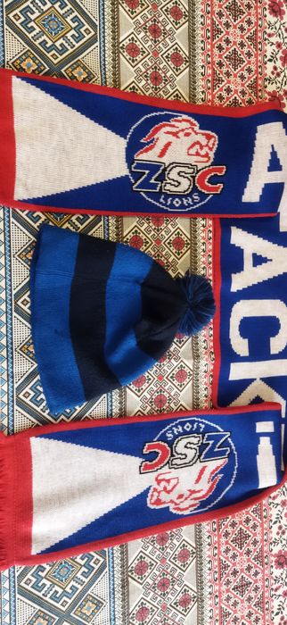 Шапка і шарф хокейного клуба