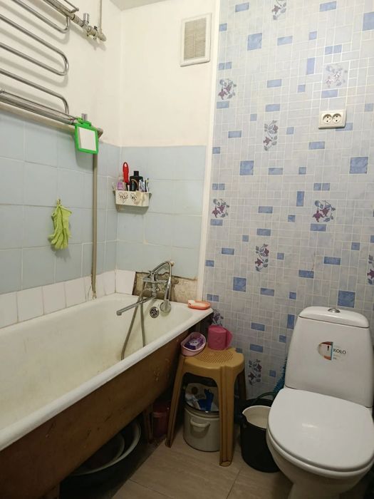 Продам 1 ком. квартиру в центре, н. Независимой Украины на 2 этаже пятиэтажного дома