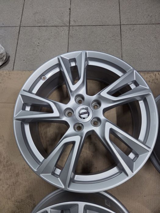 felgi aluminiowe 18" 5x108 7,5x18 ET 50,5 VOLVO FORD