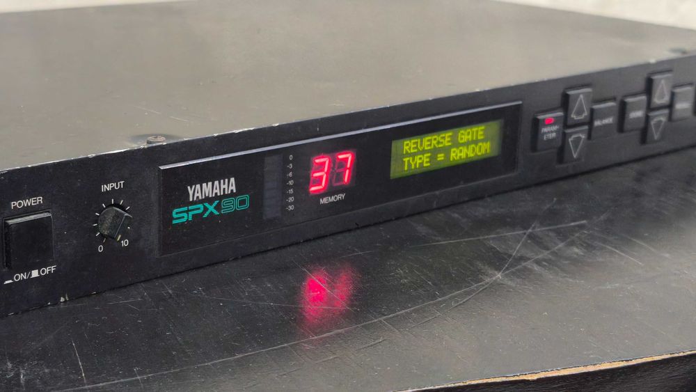 Processador de efeitos Yamaha SPX90