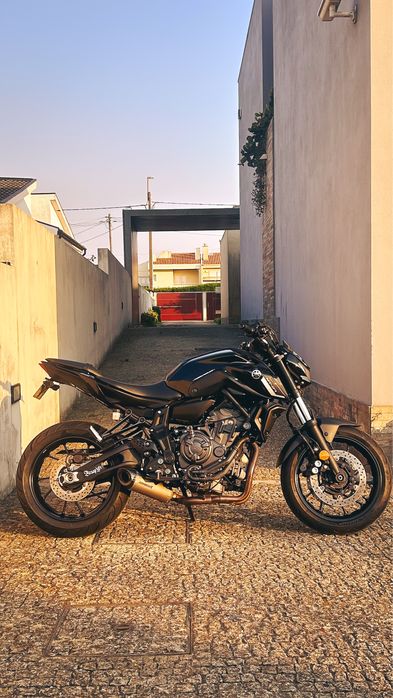 Yamaha MT-07 Pure 35 kW (A2) – 2023 | 12.500 km | 1 Proprietário