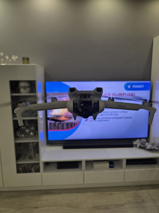 Dron dji mini 3 Kontroler RC dwie baterie karta ładowarka Etui  mega z