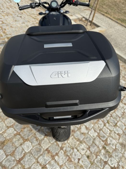 Yamaha xsr 700 55kw 2022 + top case e suporte GIVI