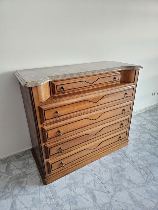 Conjunto de quarto em madeira maciça