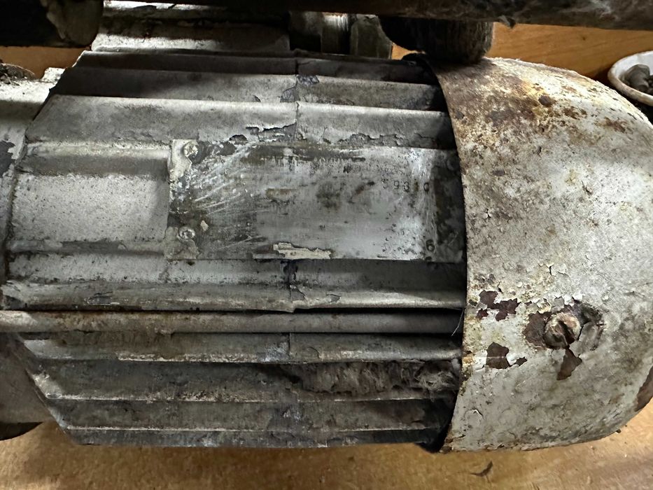 Электродвигатель    0.75\1500