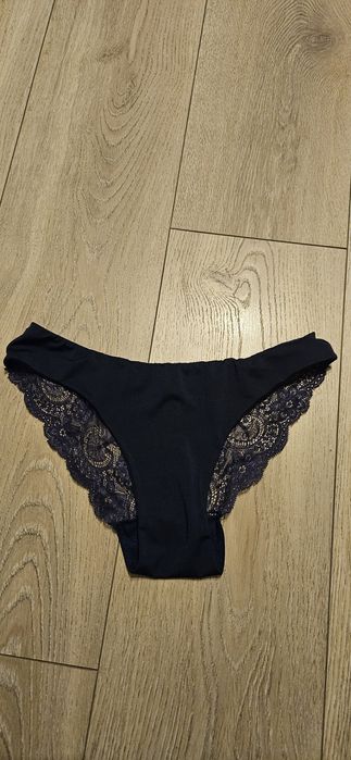 Granatowe figi koronkowe