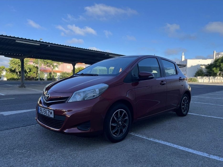 Toyota Yaris 1.0 VVT-i 2012 • Muito Económico • Excelente Estado