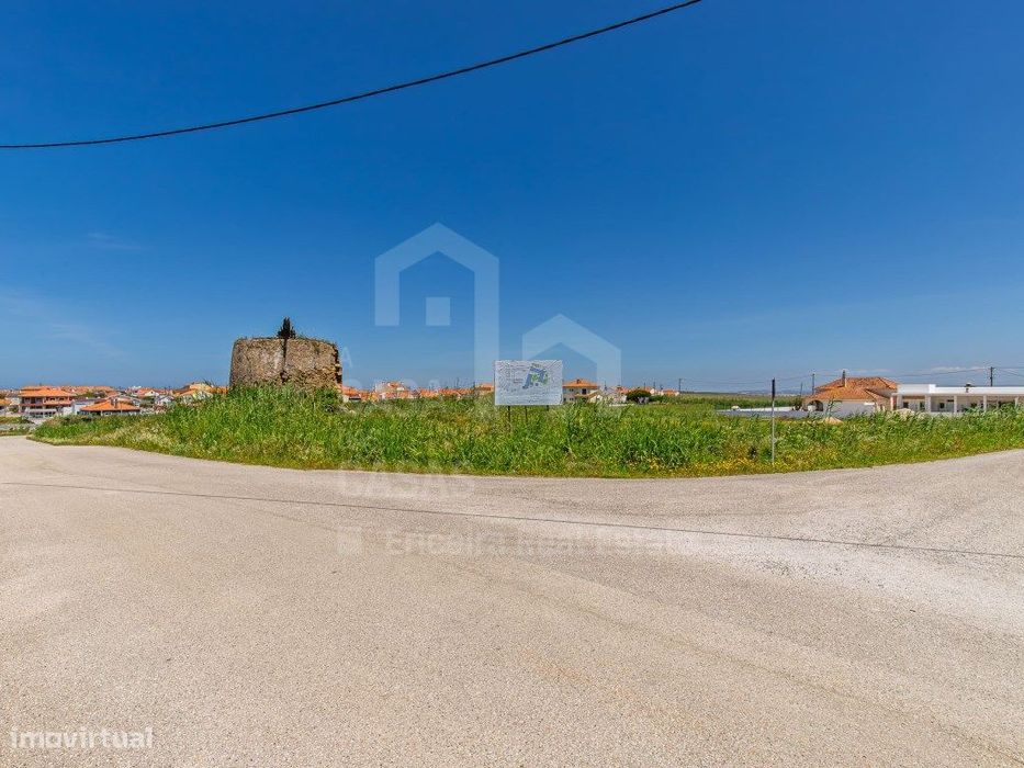 Vende Moinho - Ericeira 16 Km, A Casa das Casas