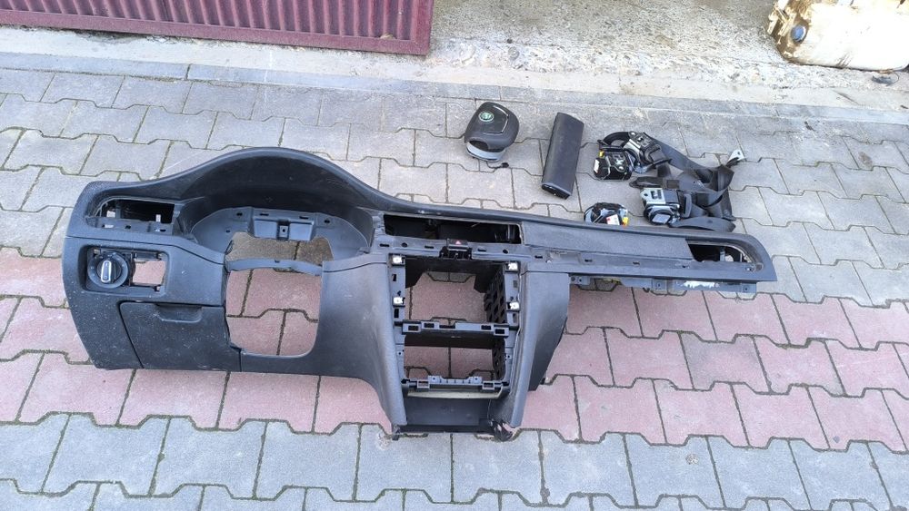 Deska rozdzielcza, kokpit, pasy,poduszki skoda superb