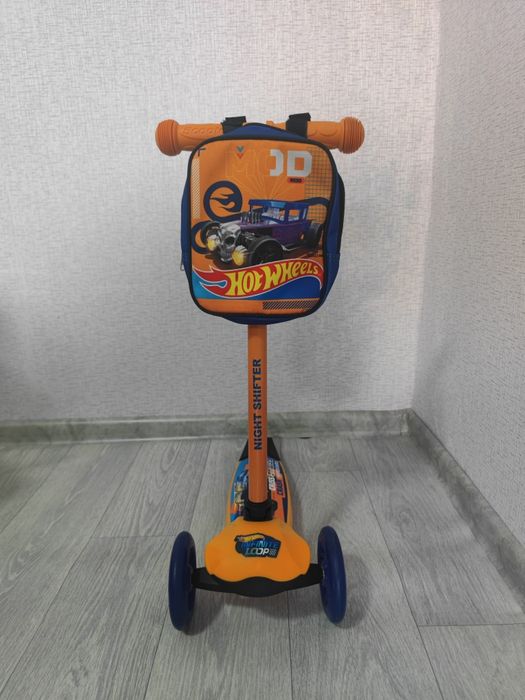 Новий дитячий самокат Hot wheels + рюкзачок
