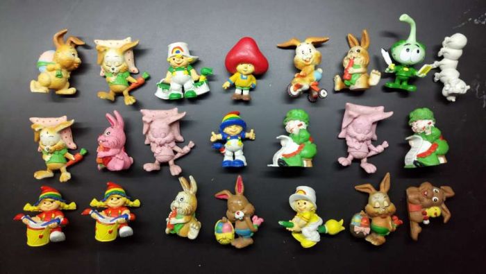 coelhos arco iris bonecos pvc antigos