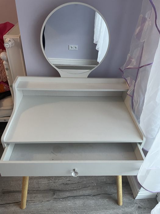 Toaletka dla dziewczynki