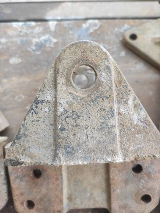 Кронштейни Газель