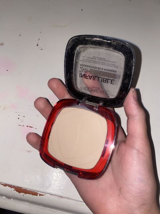 Pudro-podklad loreal paris
