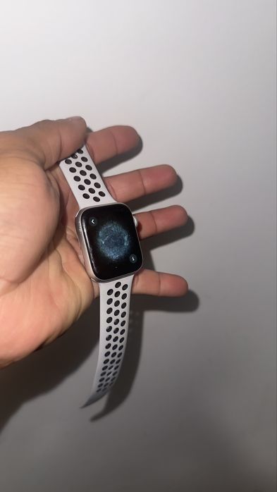 Apple watch serie 4 nike
