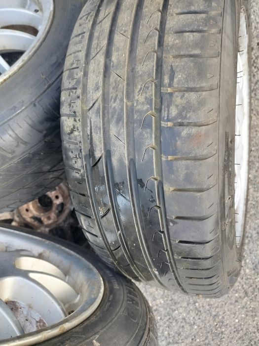 4 jantes especiais + 4 pneus