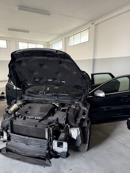 Volvo V40 R Design para peças