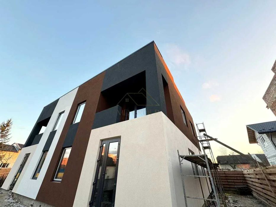 Продаж дуплексів 115 м² із власним подвір'ям