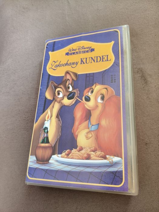 Kaseta VHS Zakochany Kundel Disneya