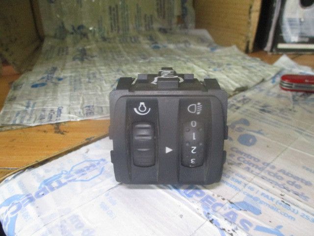 Botão / interruptor de luzes RENAULT Twingo II (CN0_)