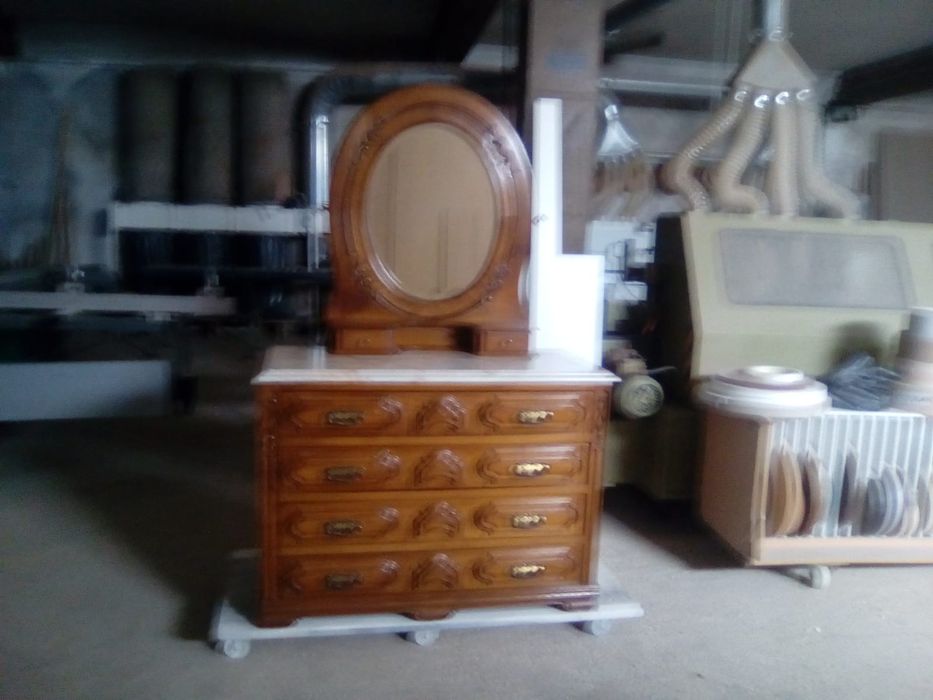 Mobília de quarto e outros artigos