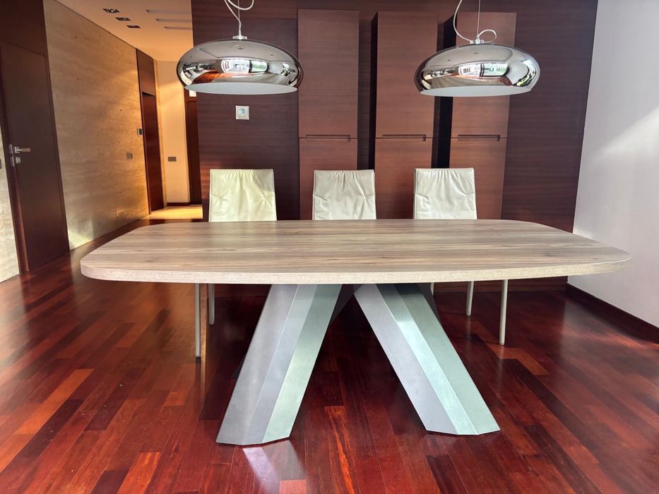 Stół Insegnia Casa Włoski z krzesłami.  200x116cm