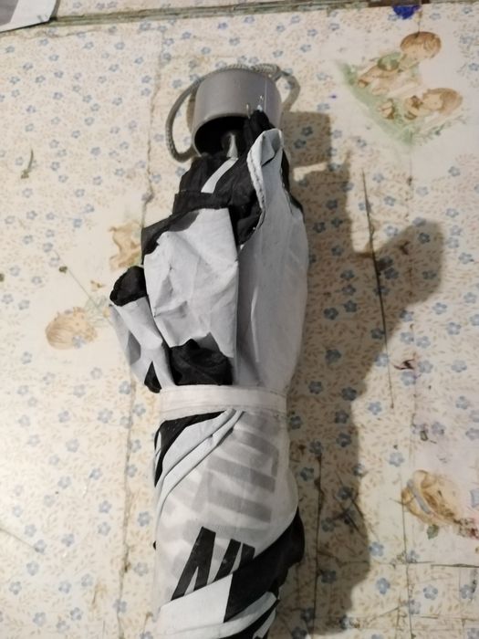 Vendo chapéu de chuva bom estado