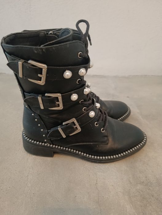 Botas pretas tamanho 37