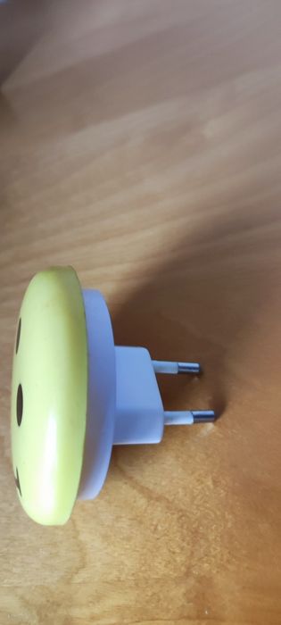 Luz de presença em formato de smile