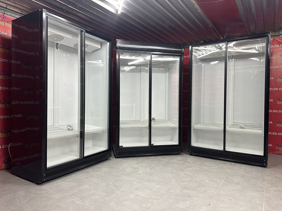 Холодильна вітрина.Вітрини холодильні Холодильник Шафа Витрина Шкаф