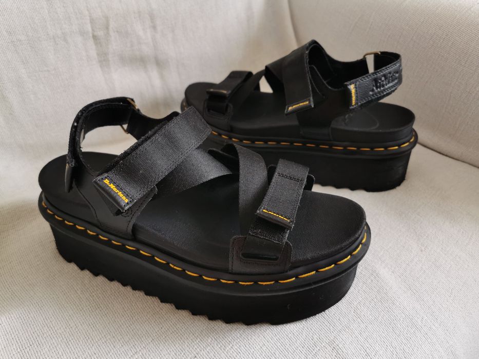 Dr. Martens Air Wair Kimber II sandały na platformie 42