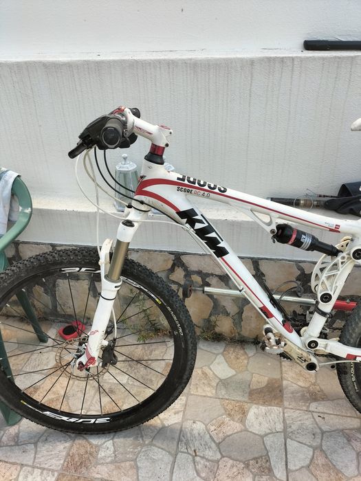 Bicicleta KTM Score RC 4.0
