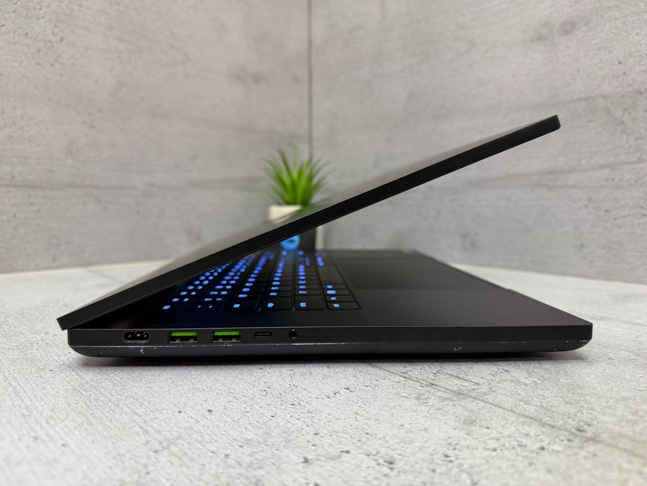 Ігровий ноутбук Razer Blade 16 rz09-0510 | 240hz | OLED | 32gb ddr5 | GeForce | 1tb | i9-14900HX