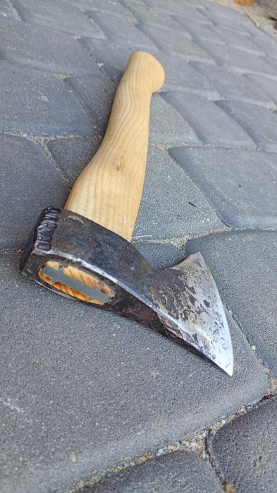 Kuta  malutka siekiera TechMłot 0,4kg / 35cm jesion