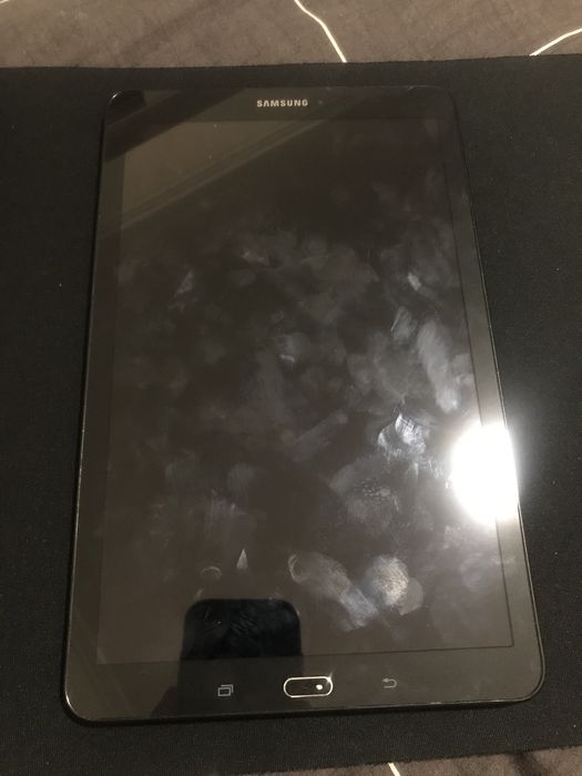 Tablets: iPad 2 (Colecionável/iOS 6), Acer Iconia e Samsung (SM-T561)